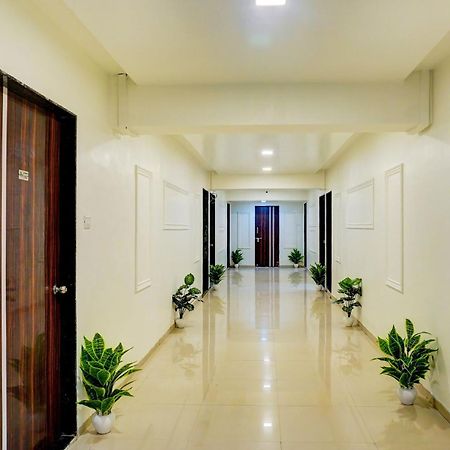 Super Collection O Vardhan Plaza Yerandwane Exterior foto