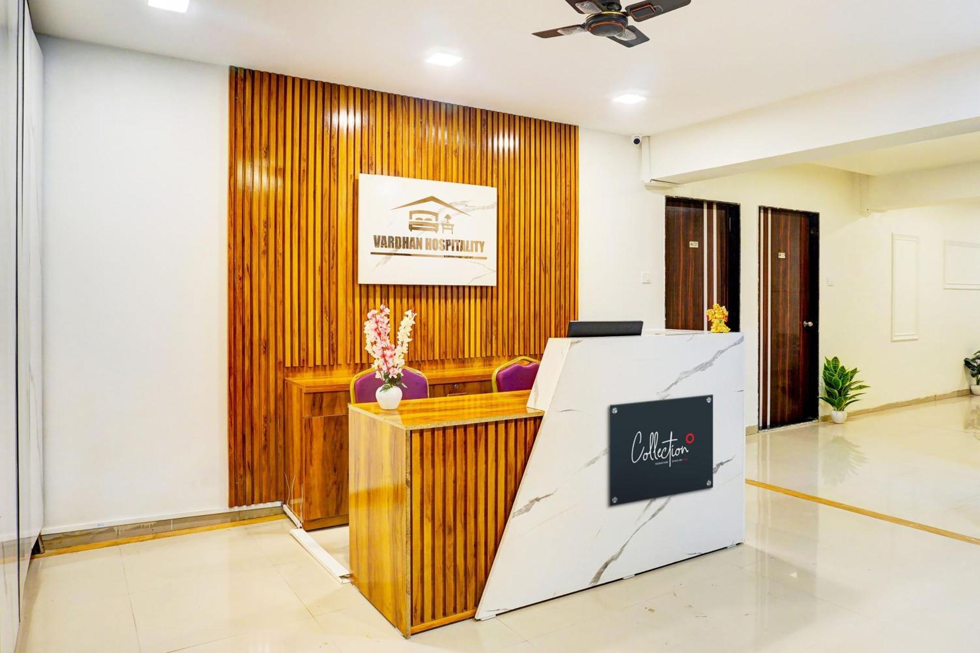Super Collection O Vardhan Plaza Yerandwane Exterior foto