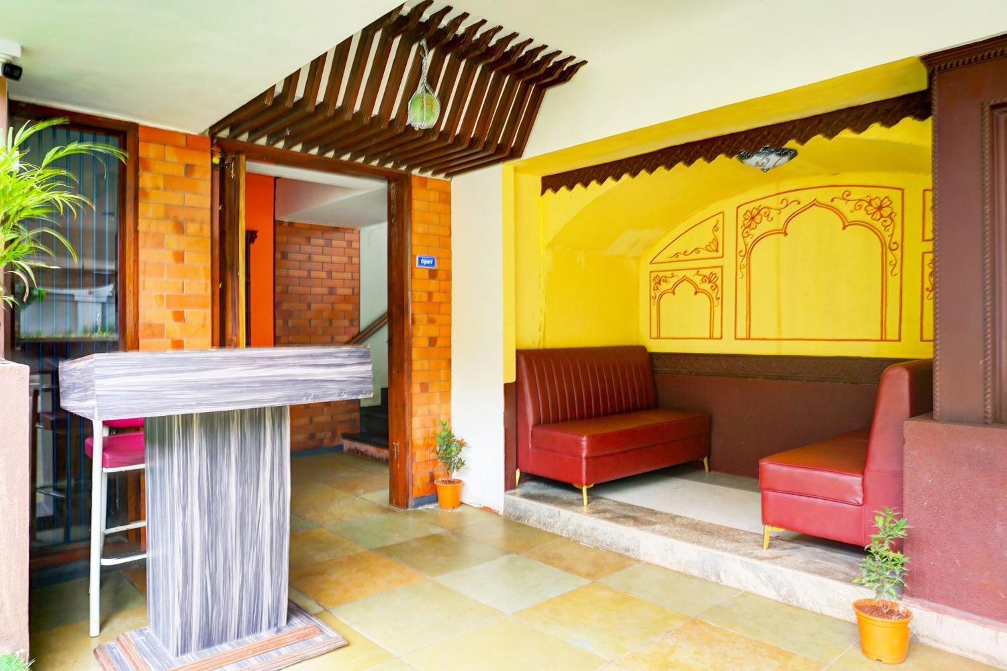 Super Collection O Vardhan Plaza Yerandwane Exterior foto
